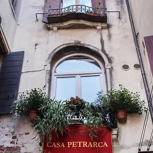 Casa Petrarca , Венеция Италия