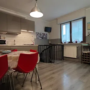  Apartment Aleph With Private Parking, Next Train Station Italien