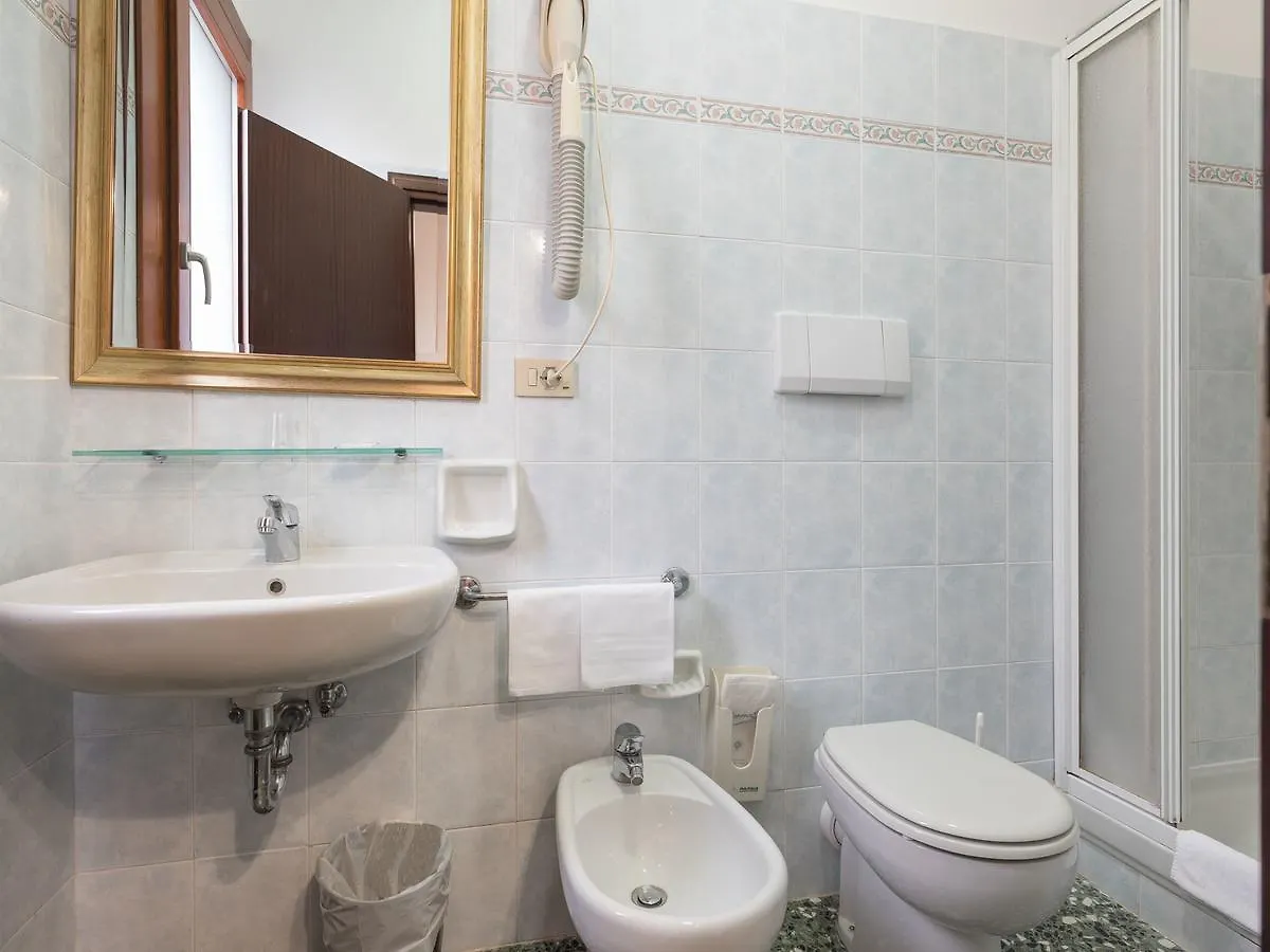 Albergo Basilea Venice 3*,  Italy
