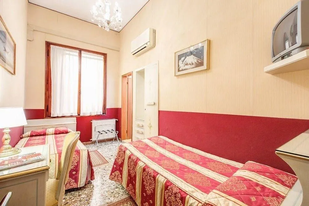 Albergo Basilea Venice 3*,  Italy