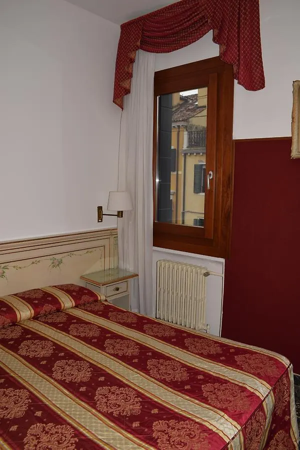 Albergo Basilea Venice 3*,